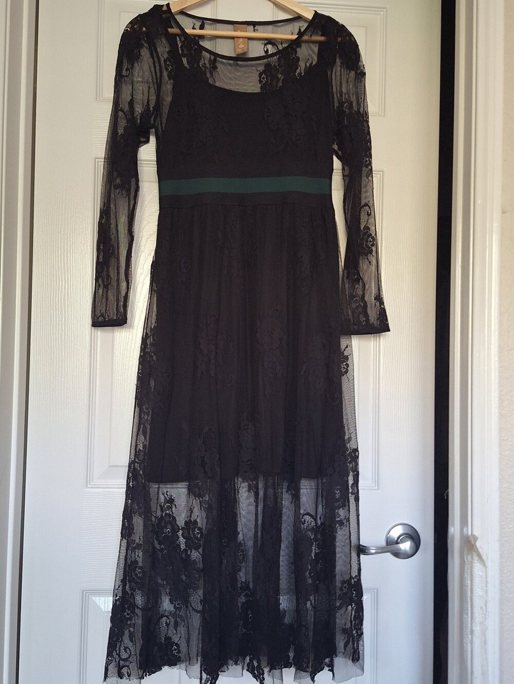 Maryley Italy Black Lace Long Sleeve Midi Dress M